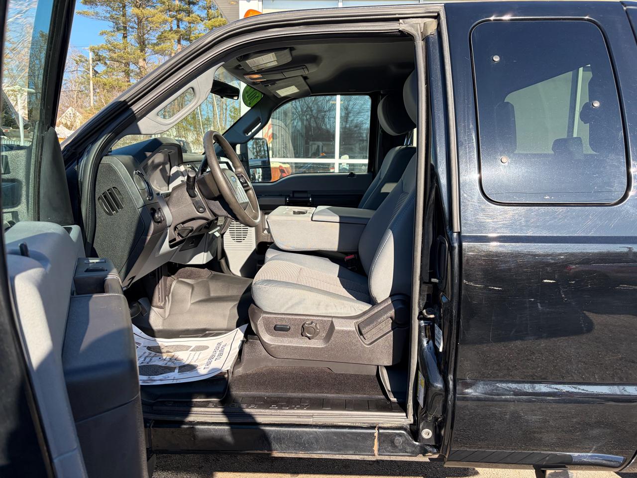 Ford Super Duty F-350 SRW  2012