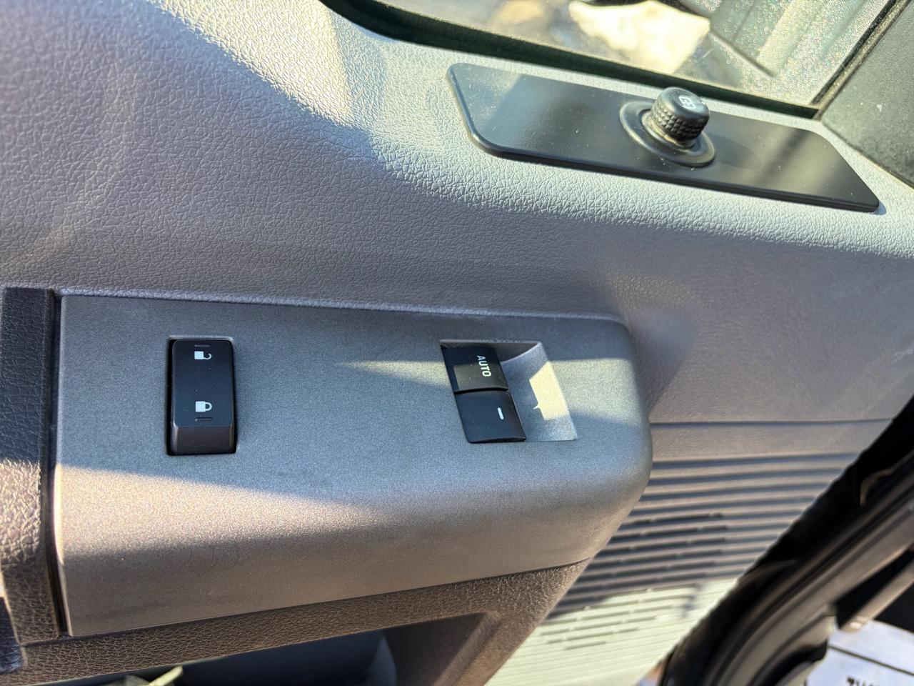 Ford Super Duty F-350 SRW  2012