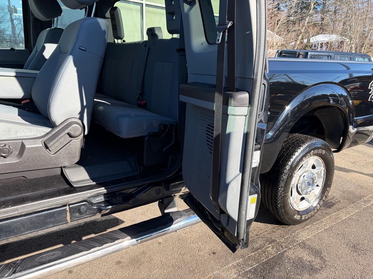 Ford Super Duty F-350 SRW  2012