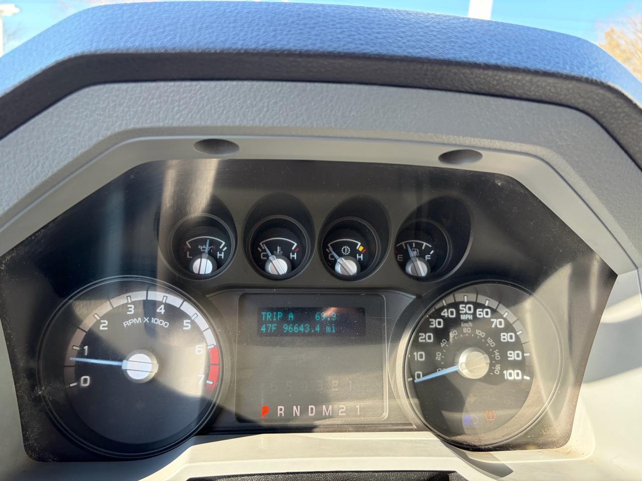 Ford Super Duty F-350 SRW  2012