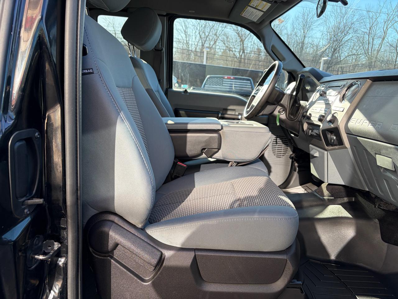 Ford Super Duty F-350 SRW  2012