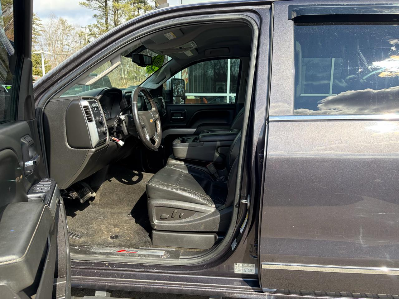 Chevrolet Silverado 2500HD Built After Aug 14  2015