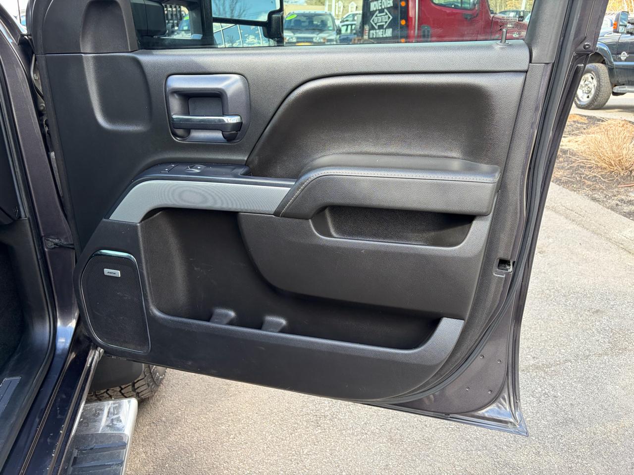 Chevrolet Silverado 2500HD Built After Aug 14  2015