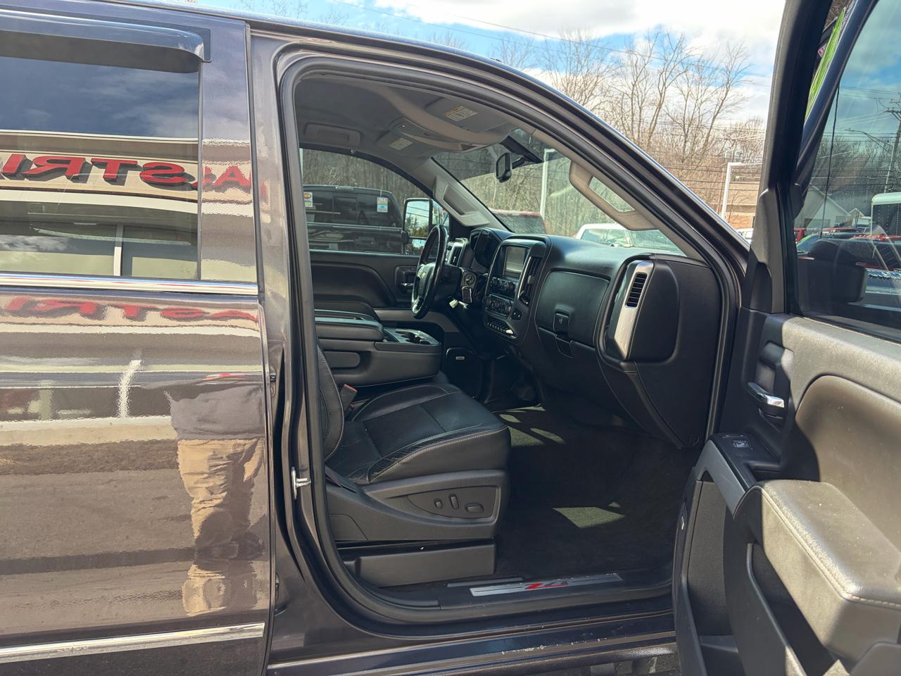 Chevrolet Silverado 2500HD Built After Aug 14  2015