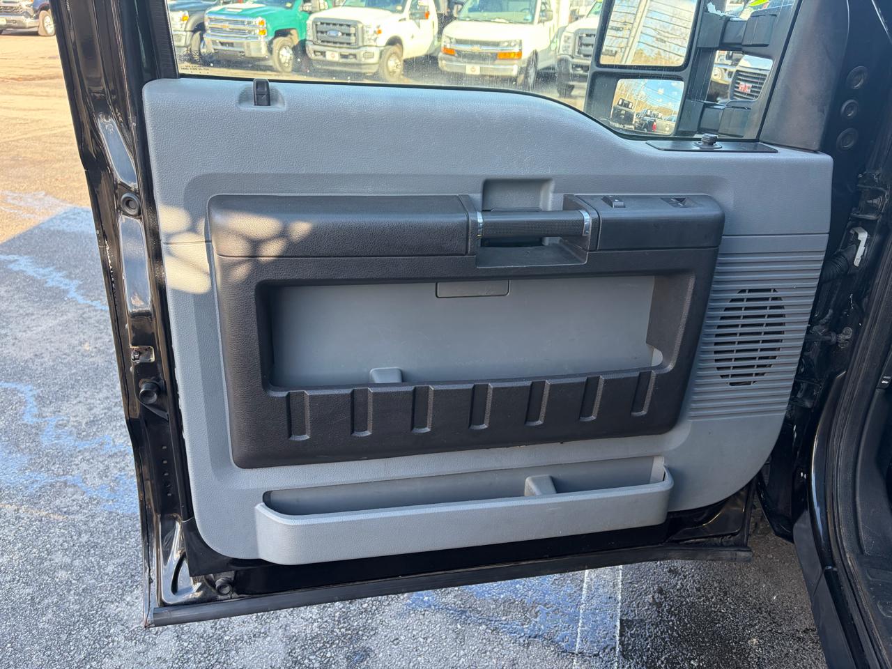 Ford Super Duty F-350 DRW  2015