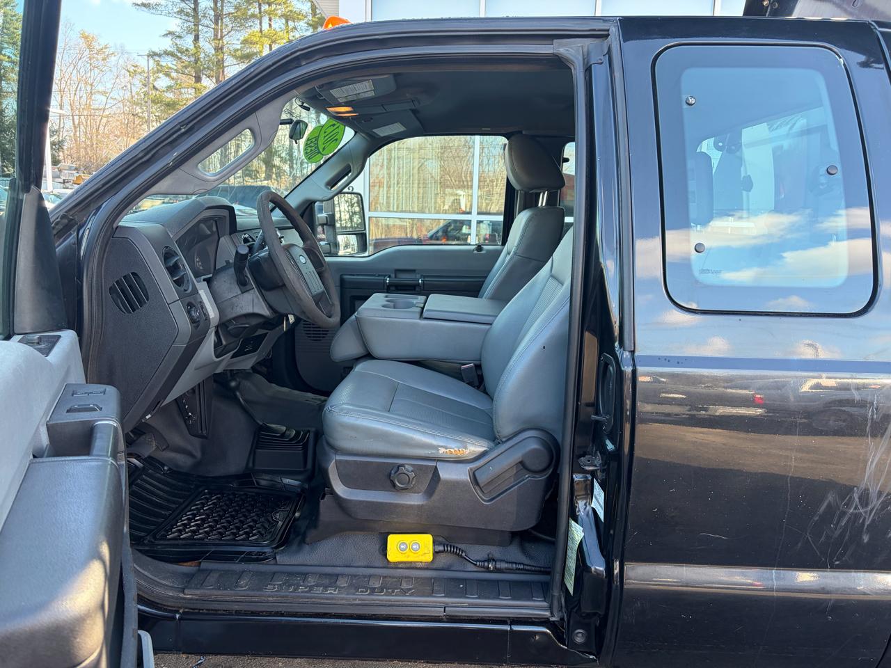 Ford Super Duty F-350 DRW  2015