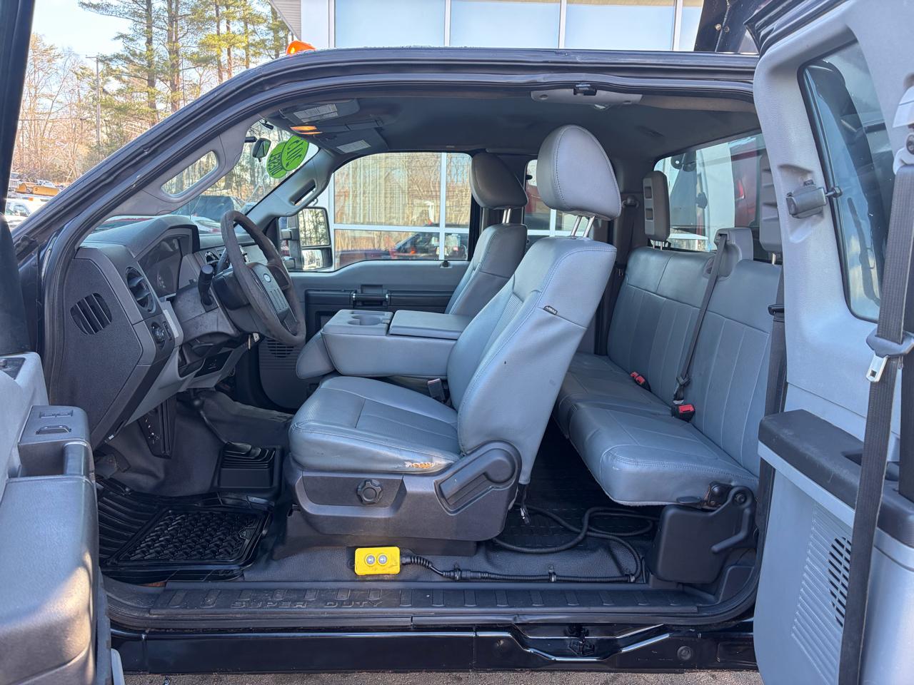 Ford Super Duty F-350 DRW  2015