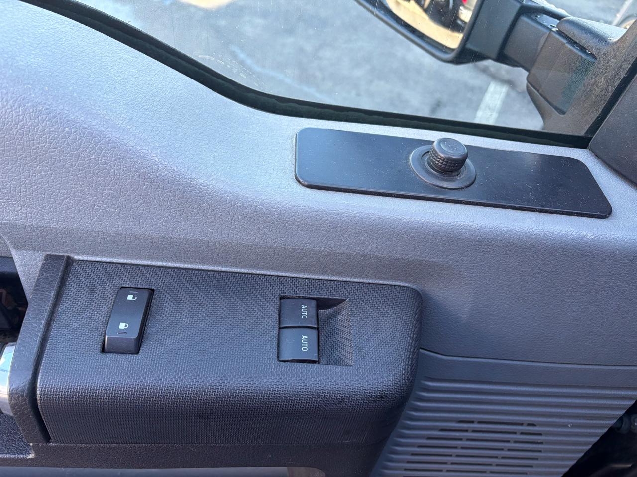 Ford Super Duty F-350 DRW  2015