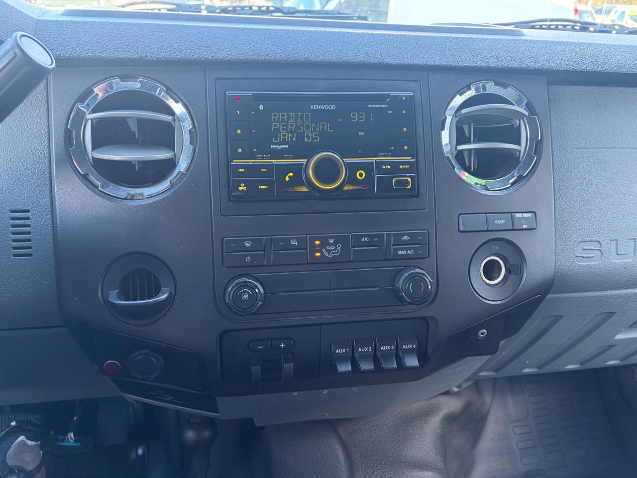 Ford Super Duty F-350 DRW  2015