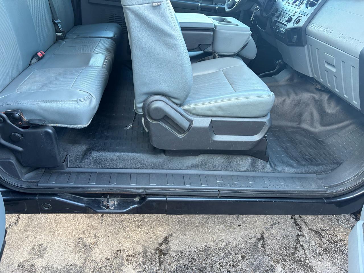 Ford Super Duty F-350 DRW  2015