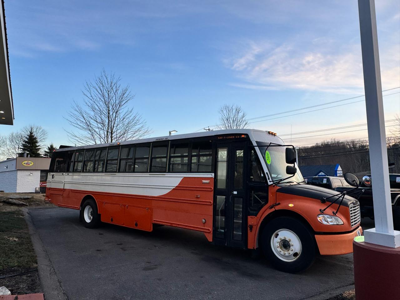 Freightliner B2 Bus Chassis  2009