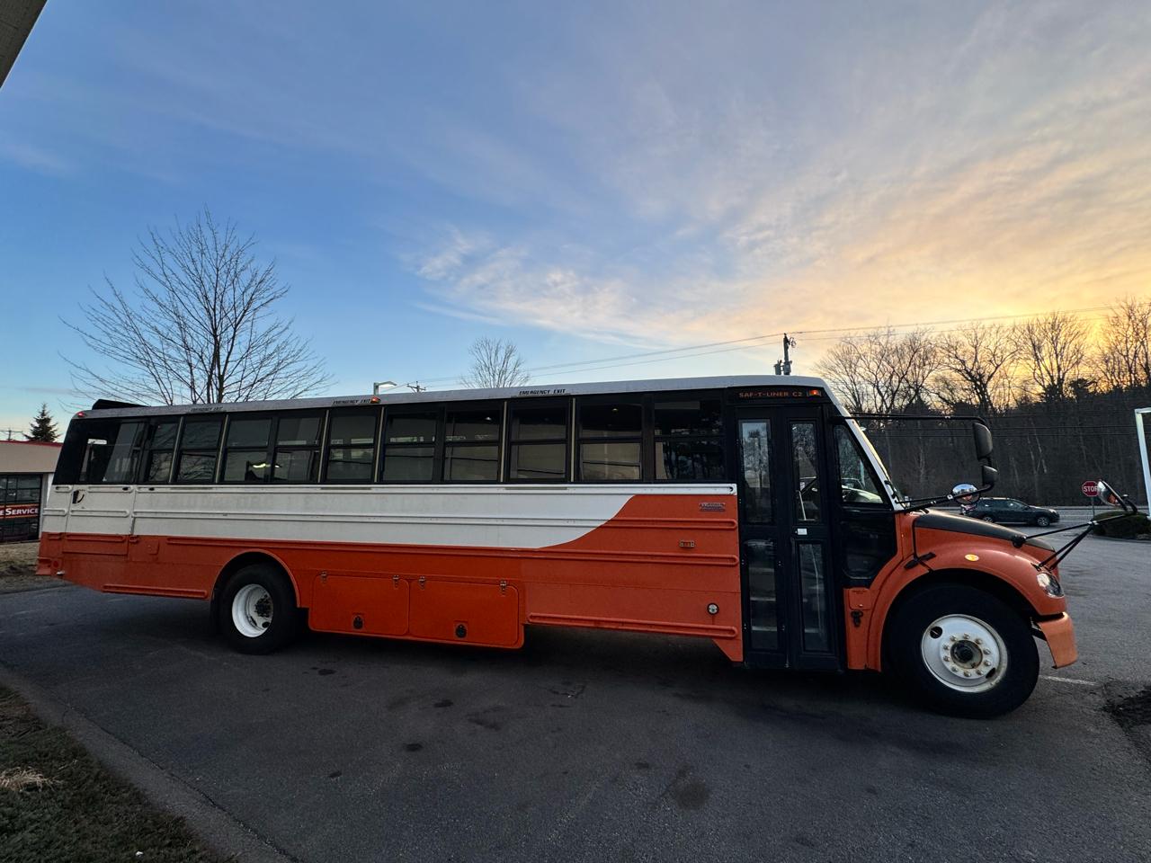 Freightliner B2 Bus Chassis  2009
