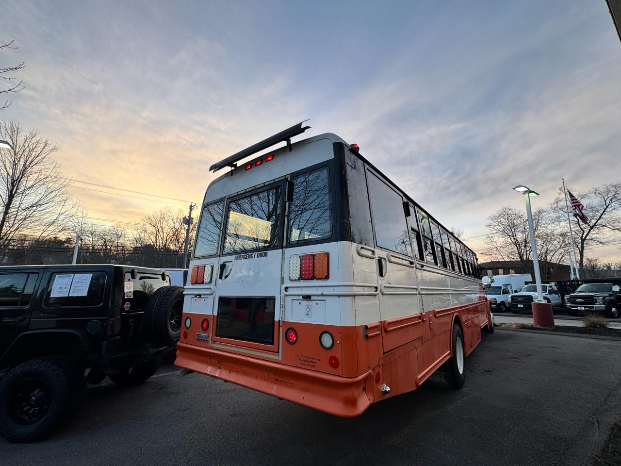 Freightliner B2 Bus Chassis  2009