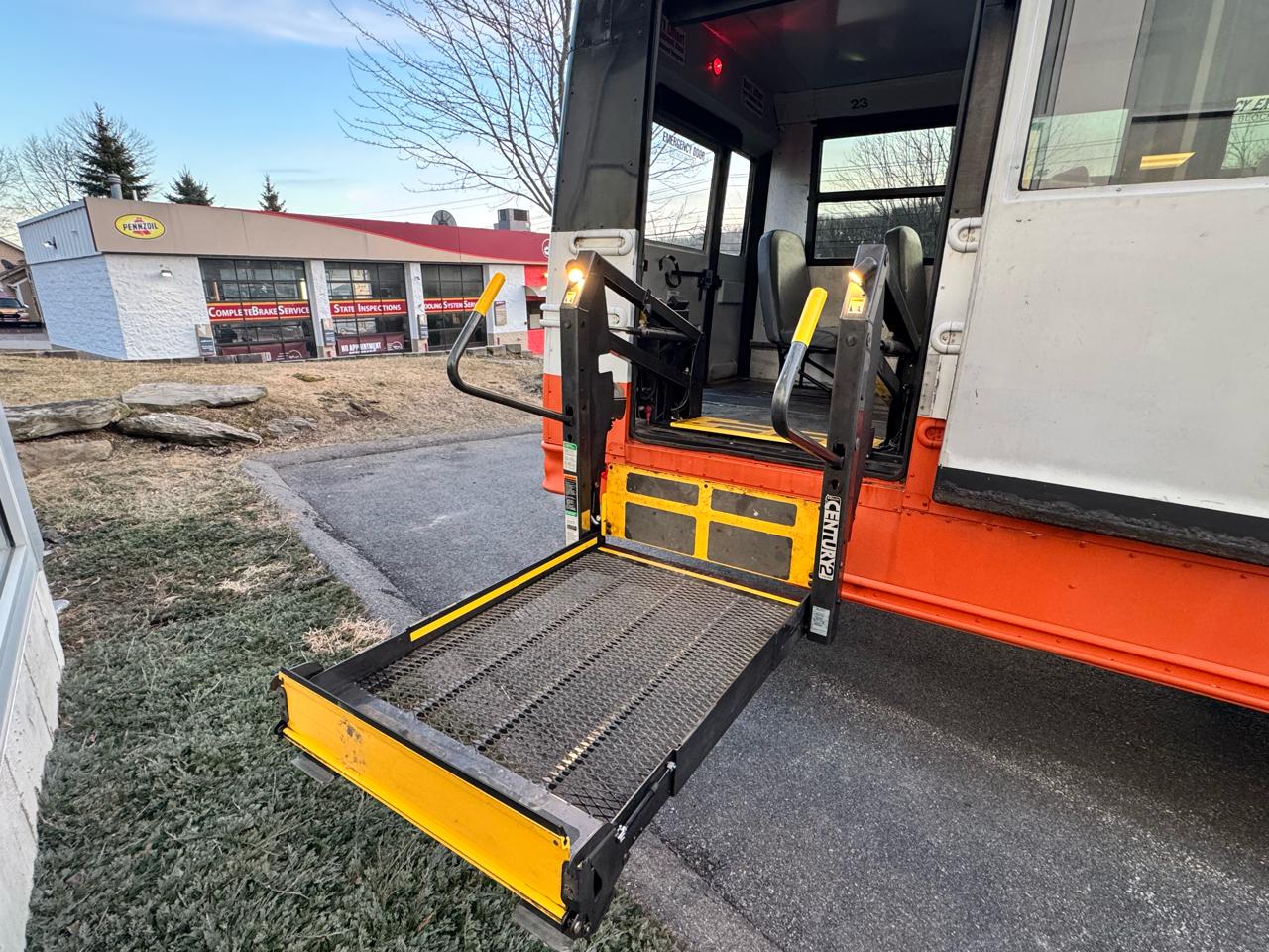 Freightliner B2 Bus Chassis  2009