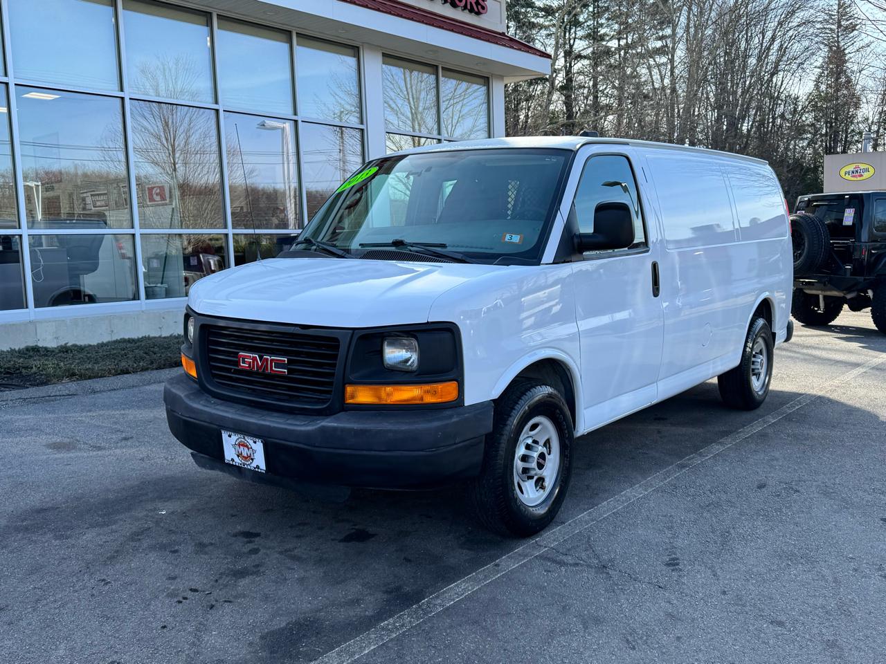 GMC Savana Cargo Van  2013