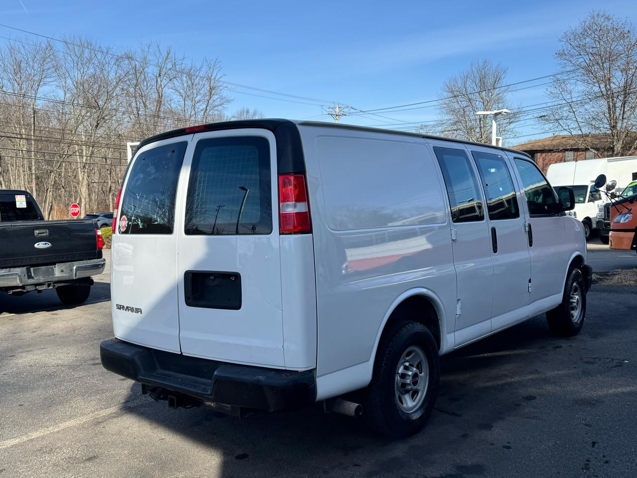 GMC Savana Cargo Van  2013