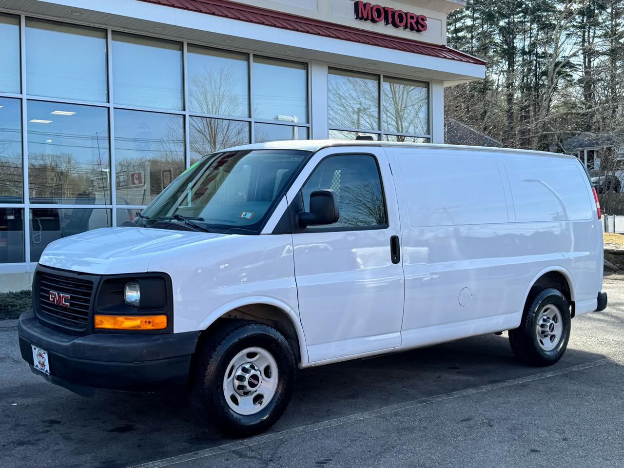 GMC Savana Cargo Van  2013