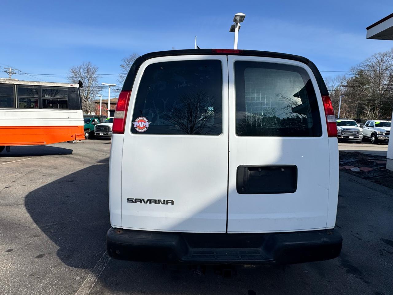 GMC Savana Cargo Van  2013