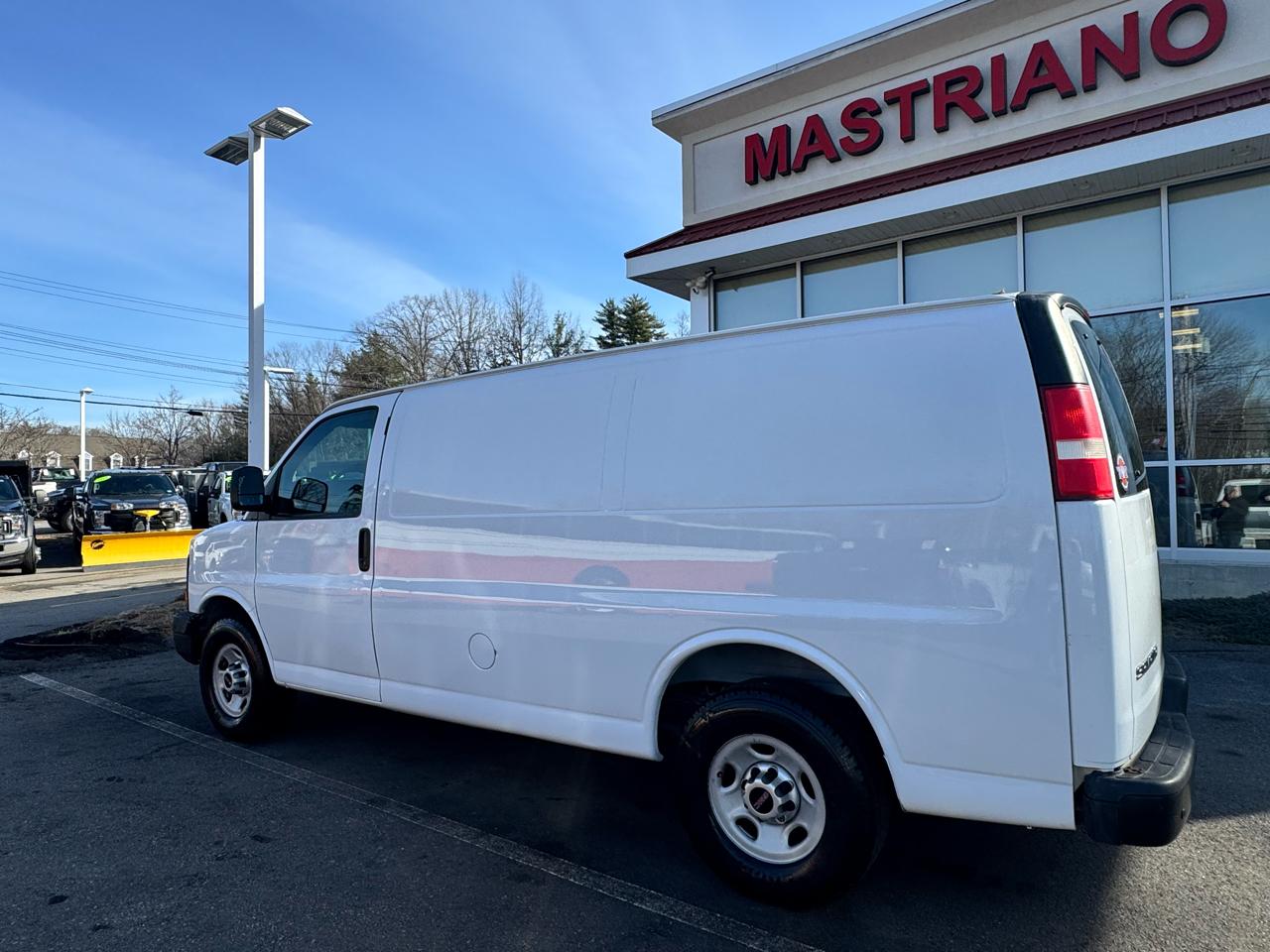 GMC Savana Cargo Van  2013