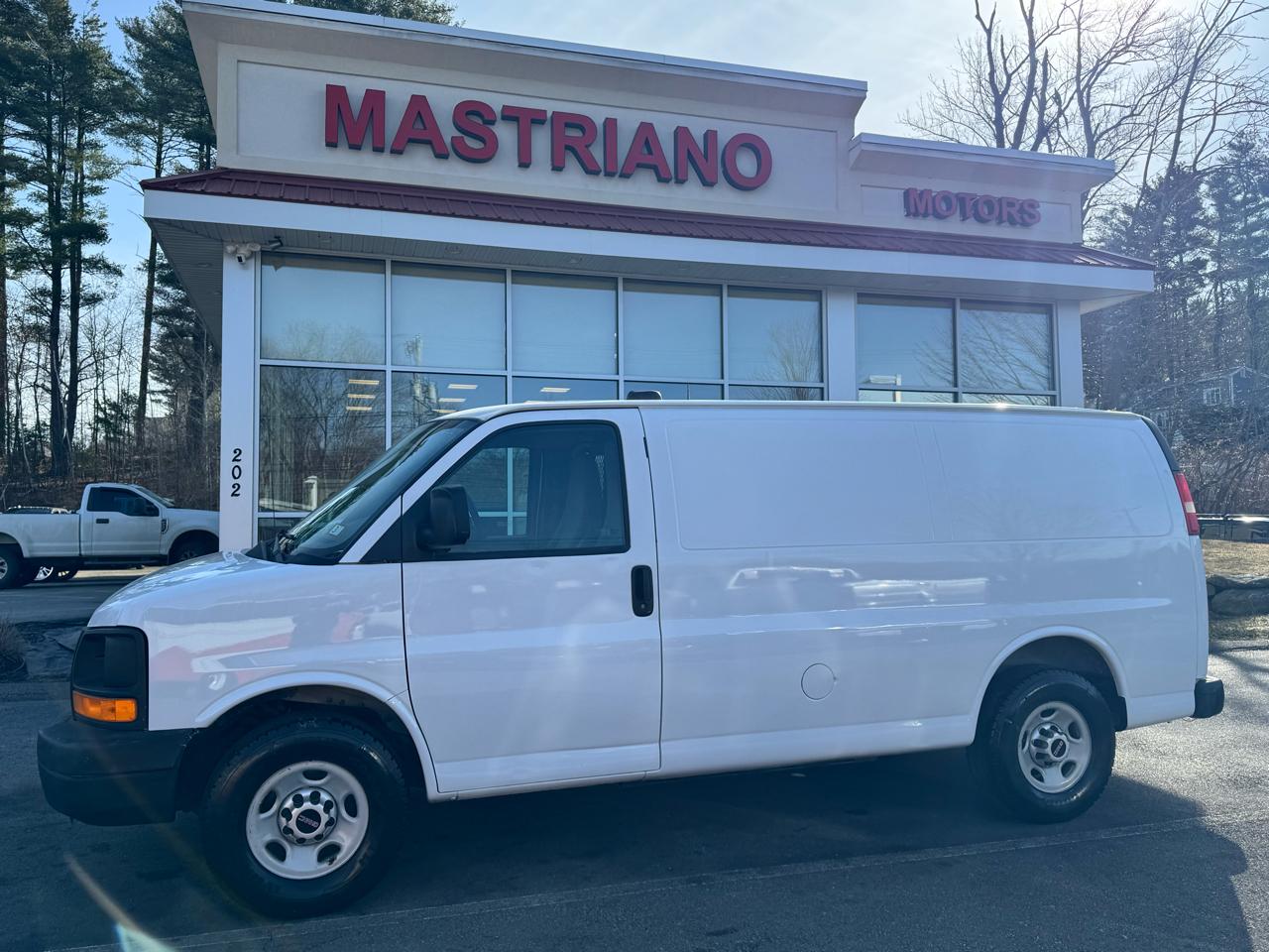 GMC Savana Cargo Van  2013