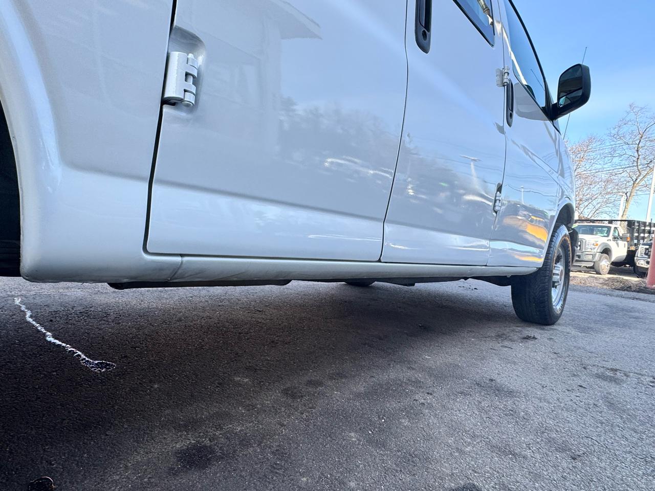 GMC Savana Cargo Van  2013