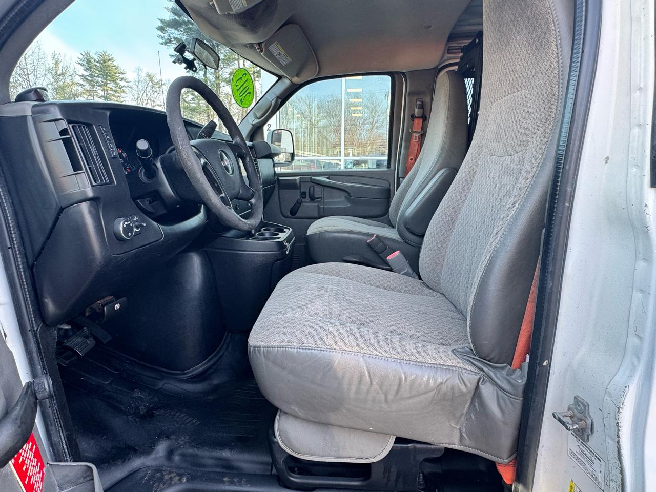 GMC Savana Cargo Van  2013