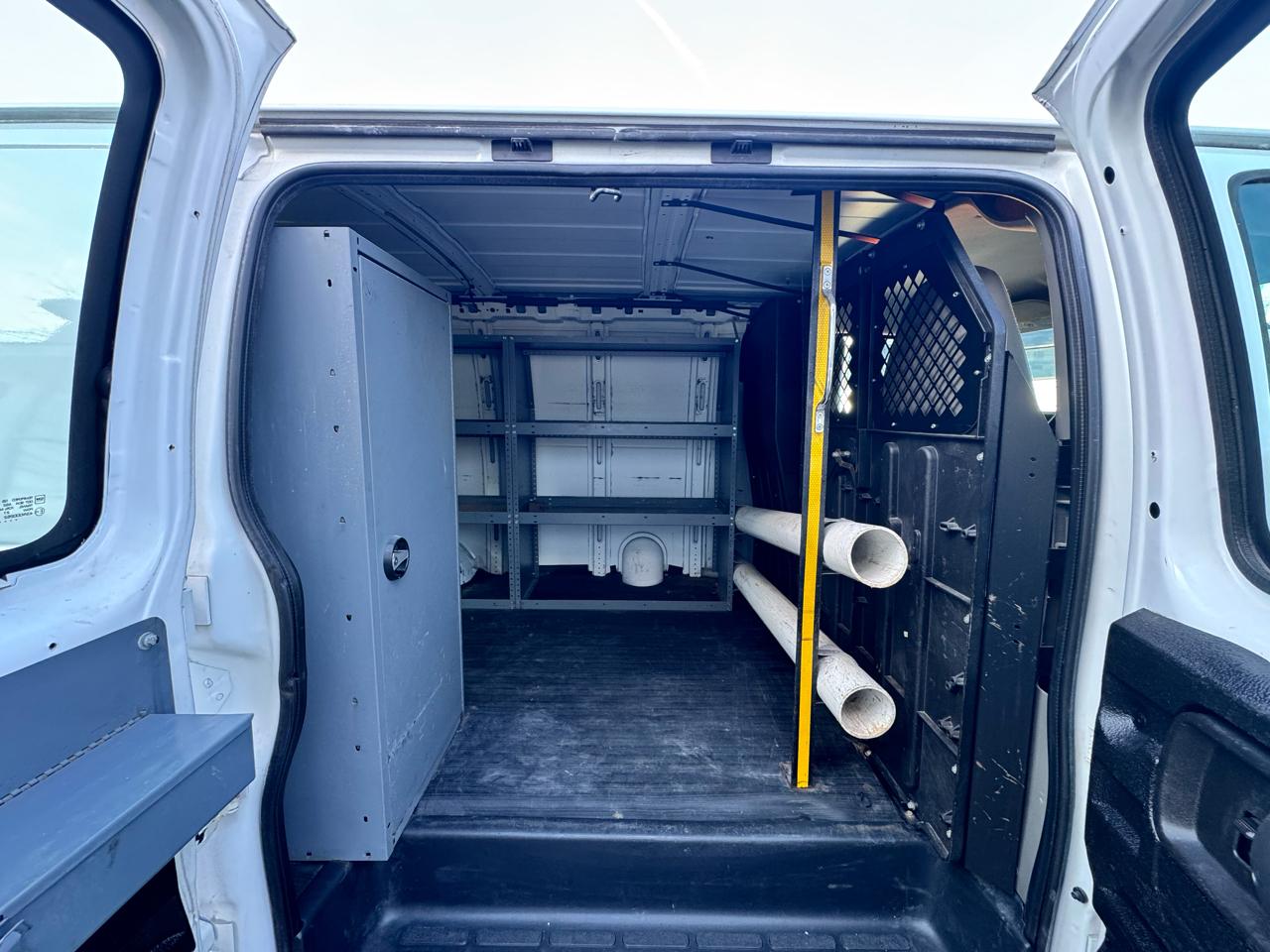 GMC Savana Cargo Van  2013