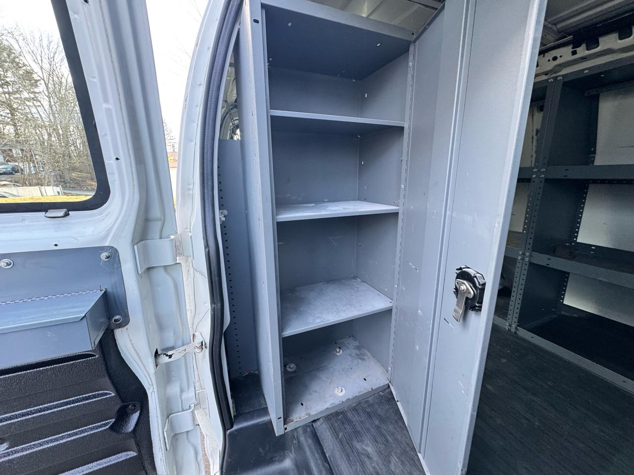 GMC Savana Cargo Van  2013