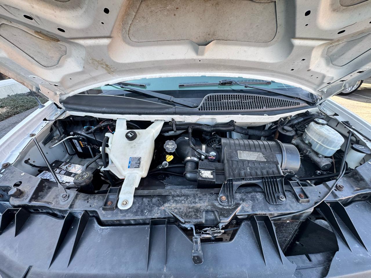 GMC Savana Cargo Van  2013