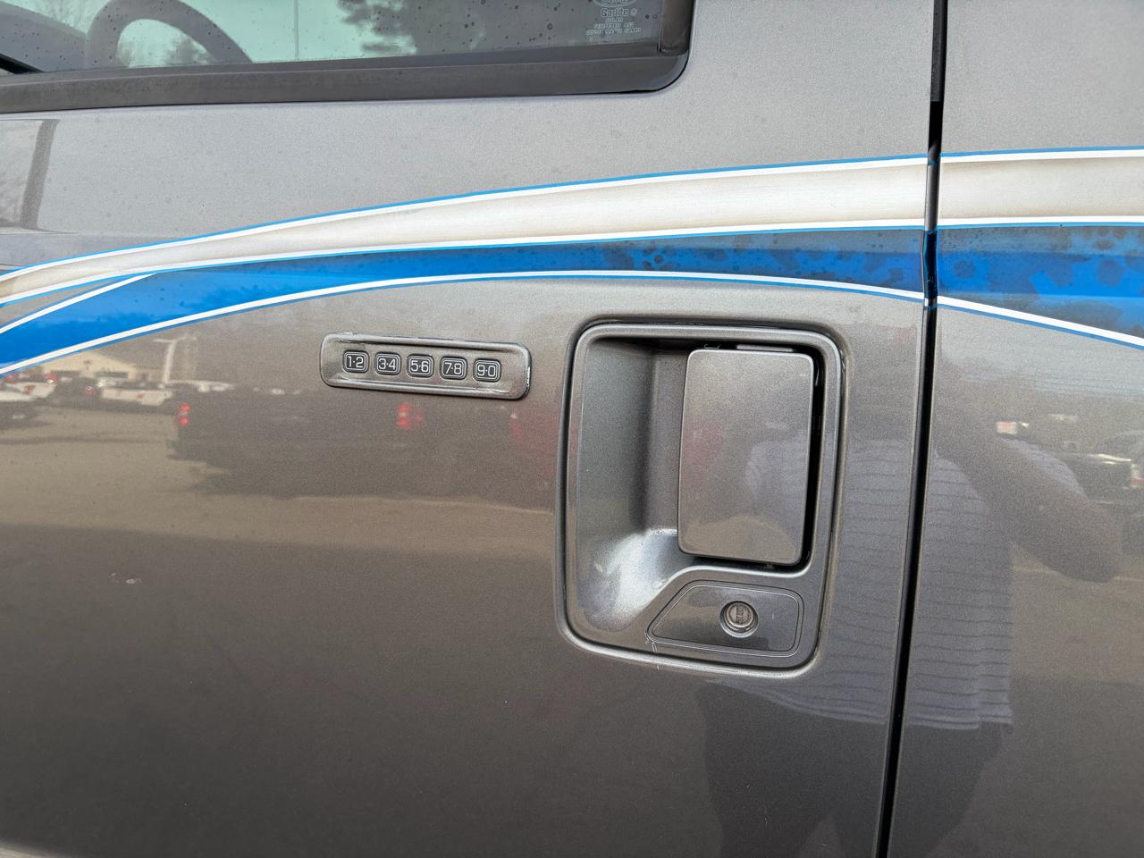 Ford Super Duty F-250 SRW  2013