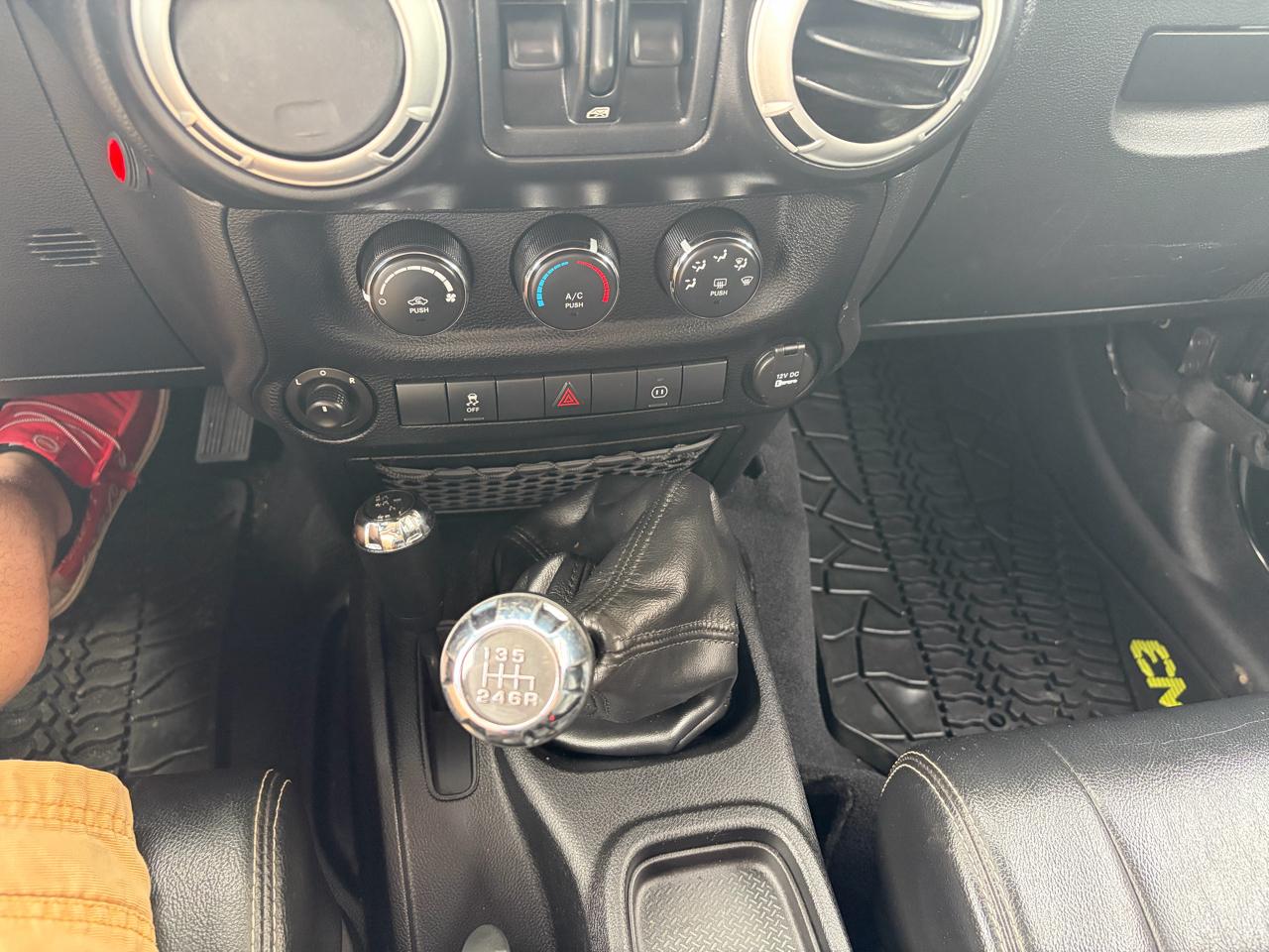 Jeep Wrangler Unlimited  2012