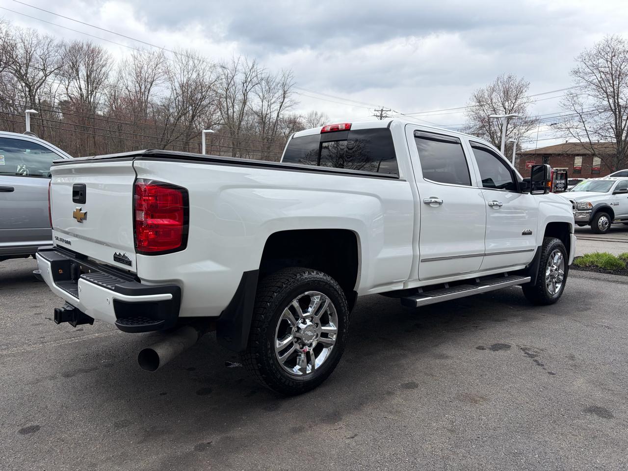 Chevrolet Silverado 2500HD Built After Aug 14  2015