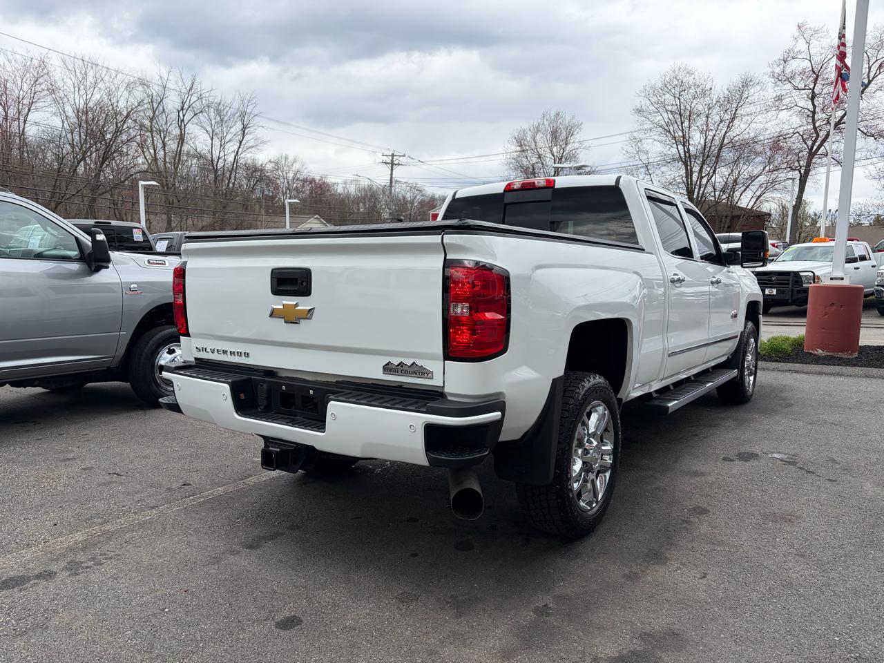 Chevrolet Silverado 2500HD Built After Aug 14  2015
