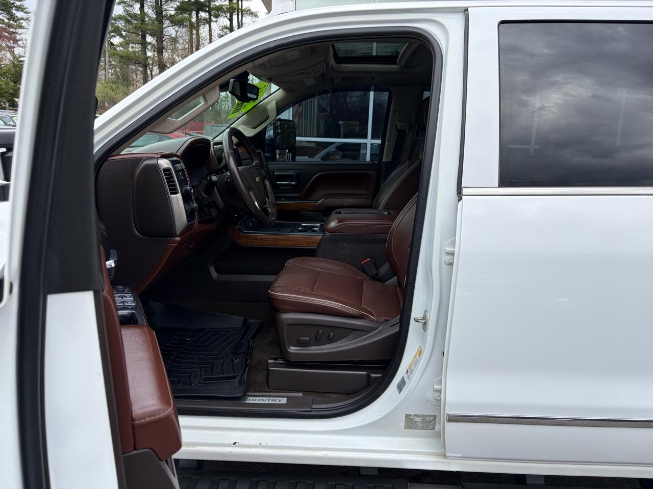 Chevrolet Silverado 2500HD Built After Aug 14  2015