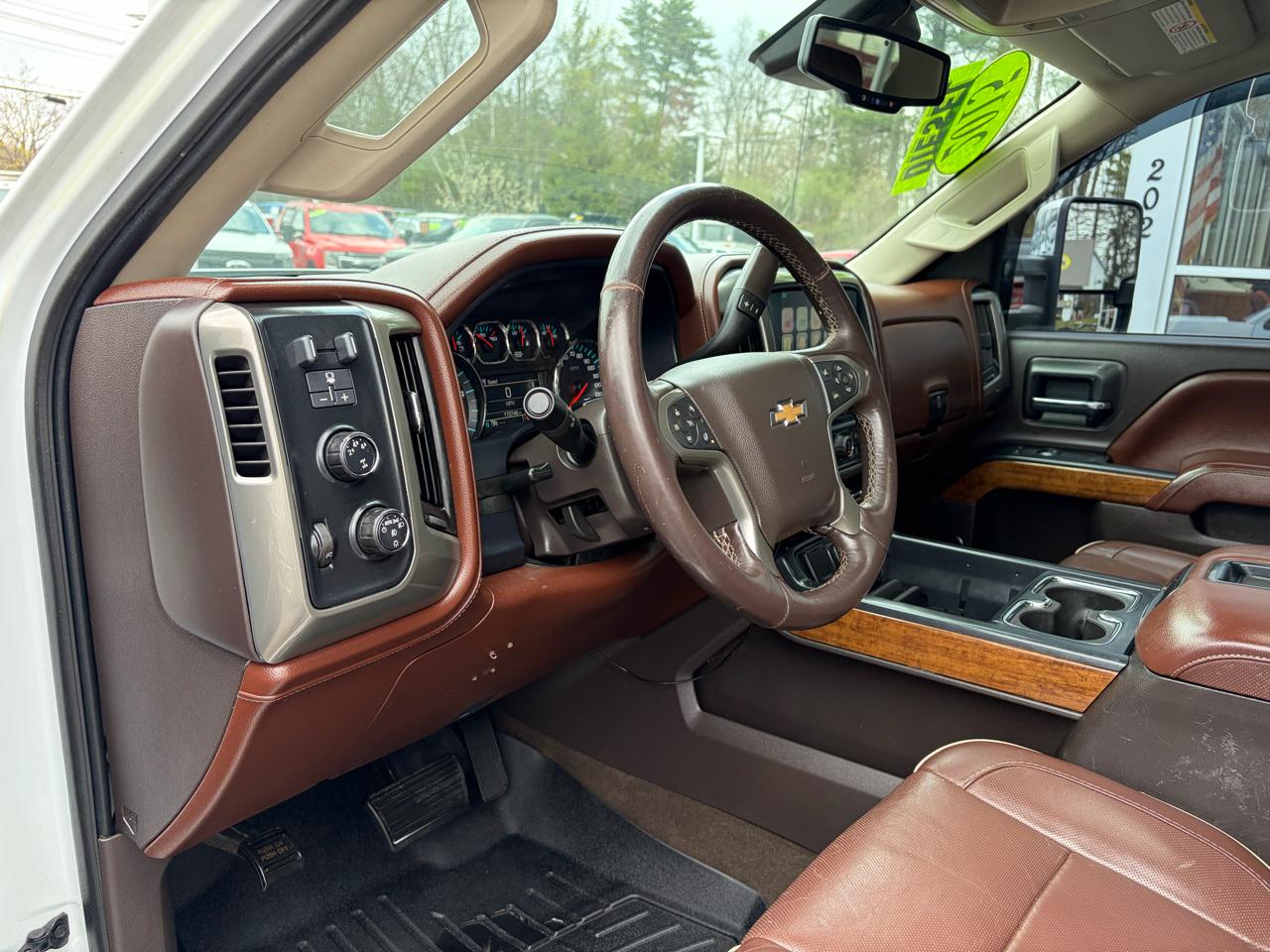 Chevrolet Silverado 2500HD Built After Aug 14  2015