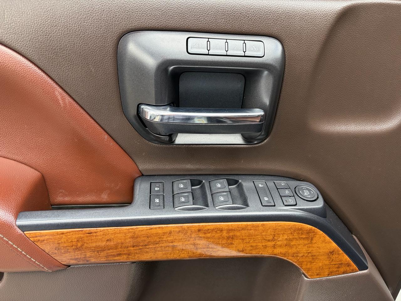 Chevrolet Silverado 2500HD Built After Aug 14  2015