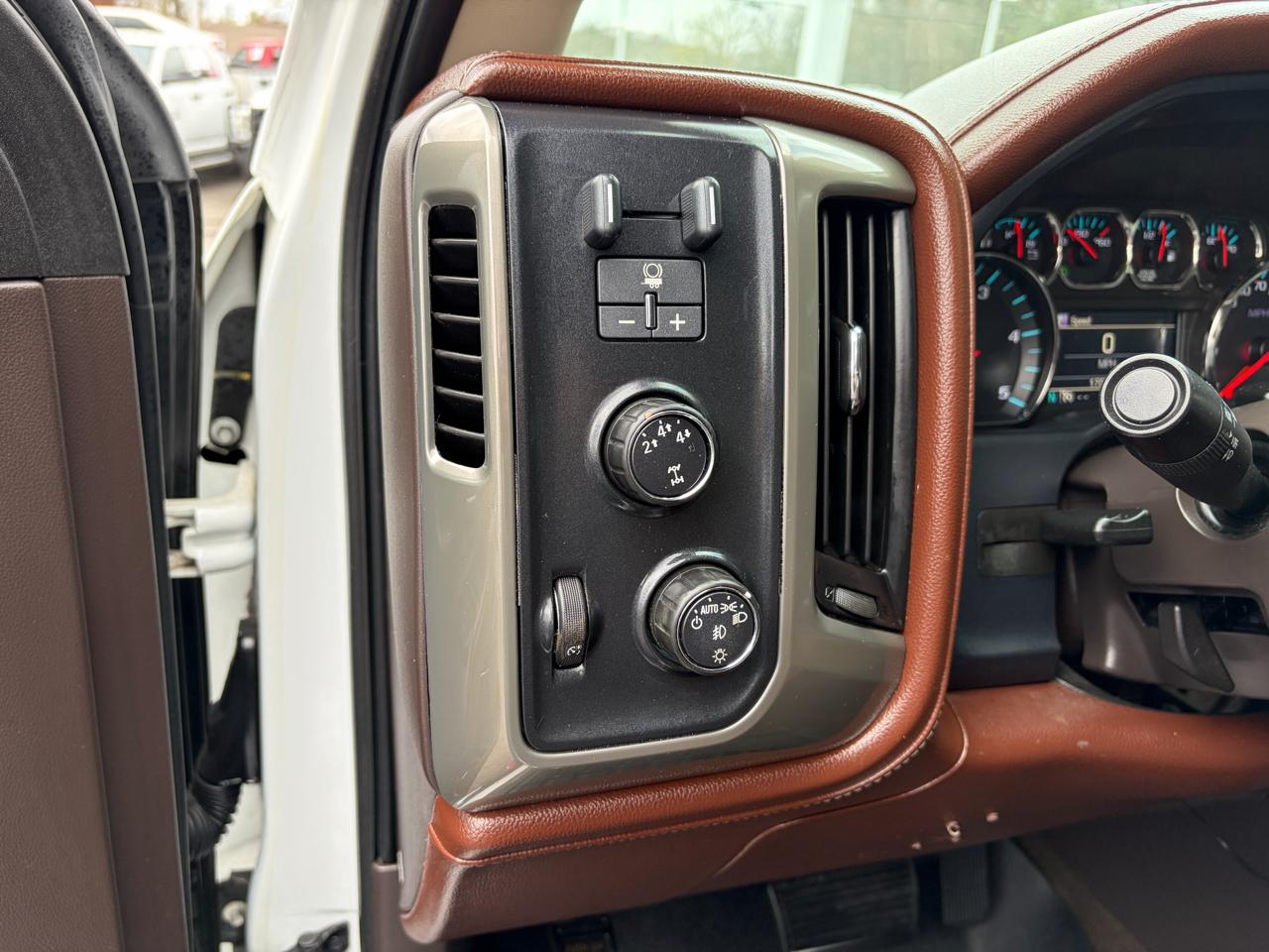 Chevrolet Silverado 2500HD Built After Aug 14  2015