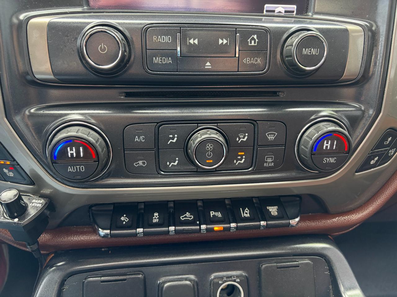 Chevrolet Silverado 2500HD Built After Aug 14  2015