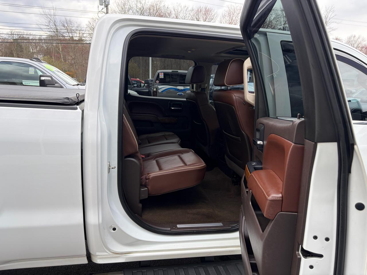 Chevrolet Silverado 2500HD Built After Aug 14  2015