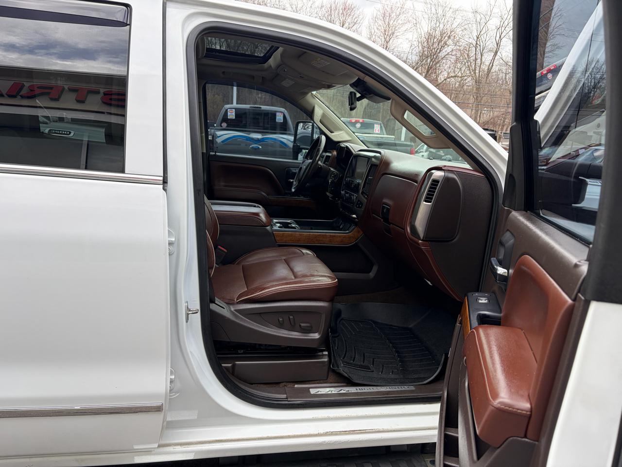 Chevrolet Silverado 2500HD Built After Aug 14  2015