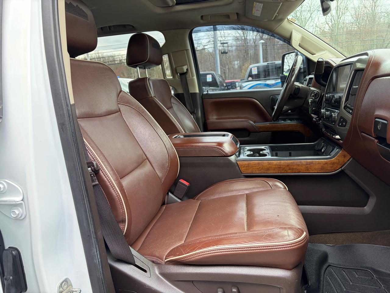 Chevrolet Silverado 2500HD Built After Aug 14  2015