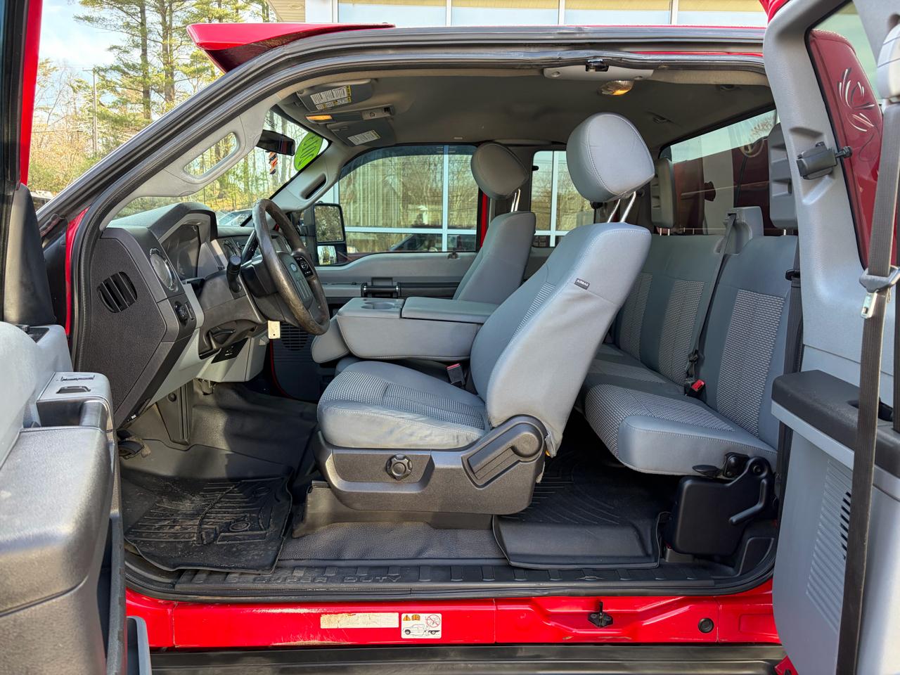 Ford Super Duty F-550 DRW  2013