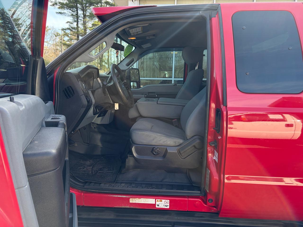 Ford Super Duty F-550 DRW  2013