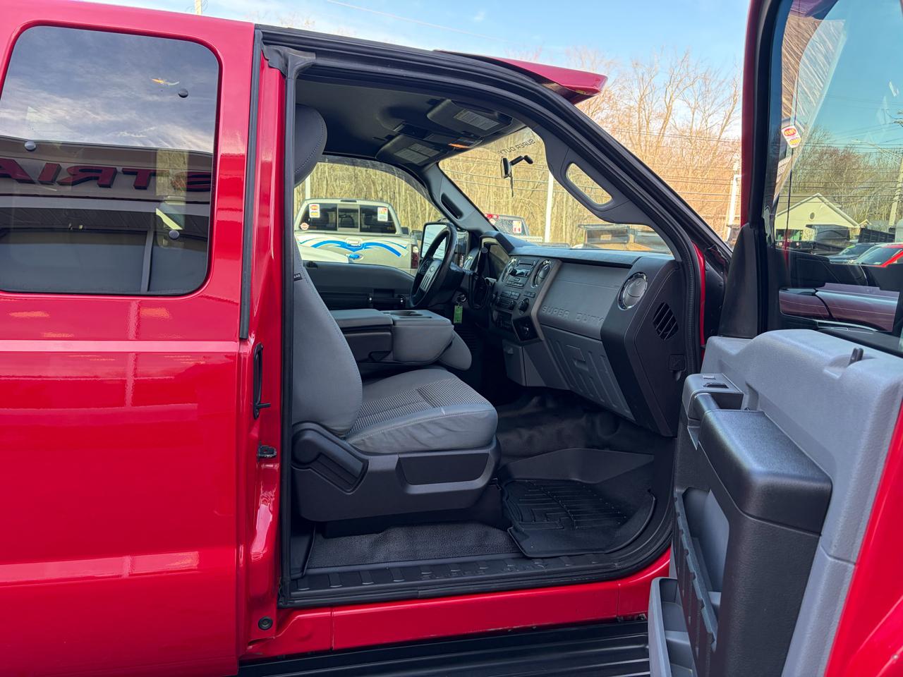 Ford Super Duty F-550 DRW  2013