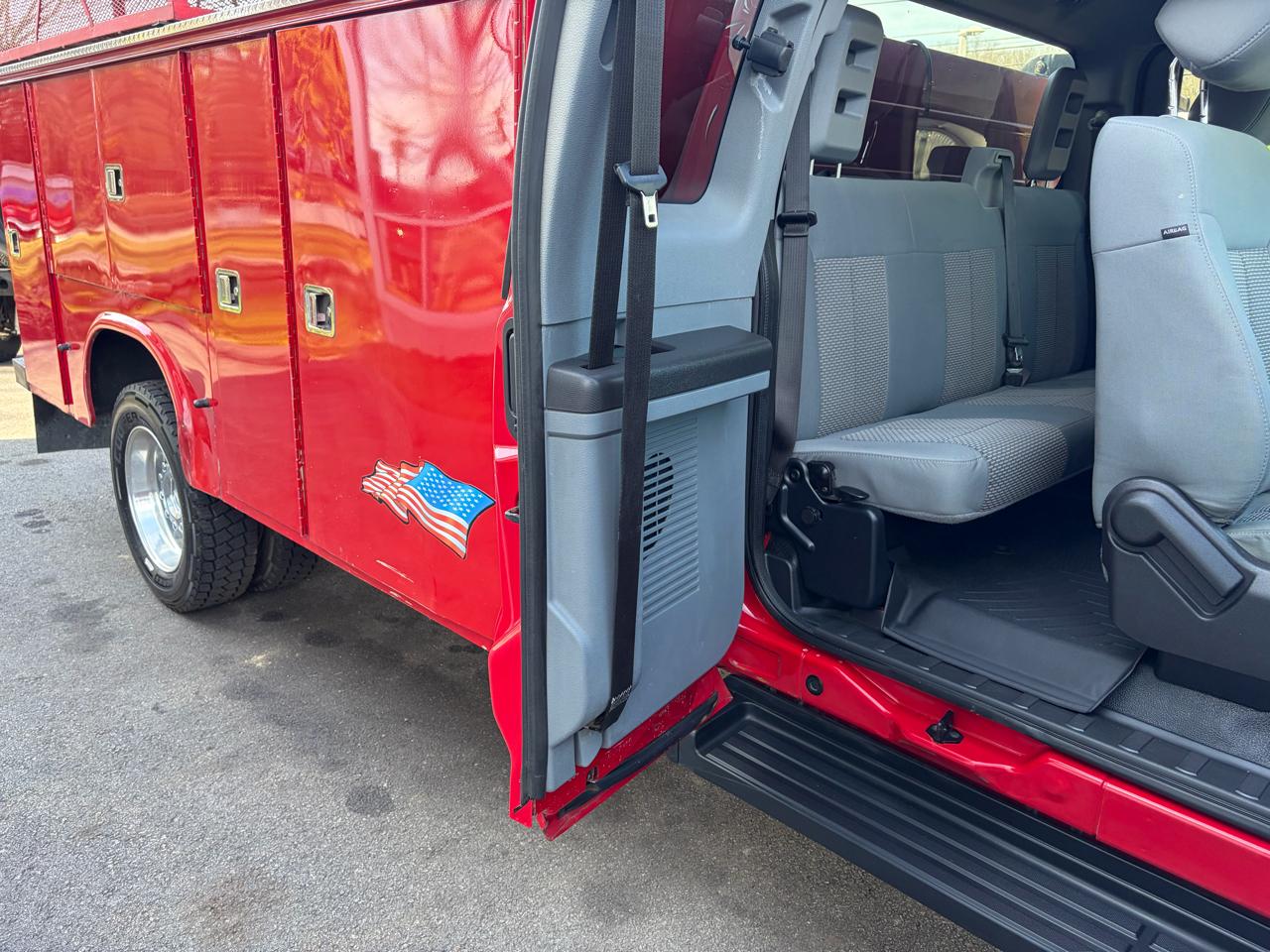 Ford Super Duty F-550 DRW  2013