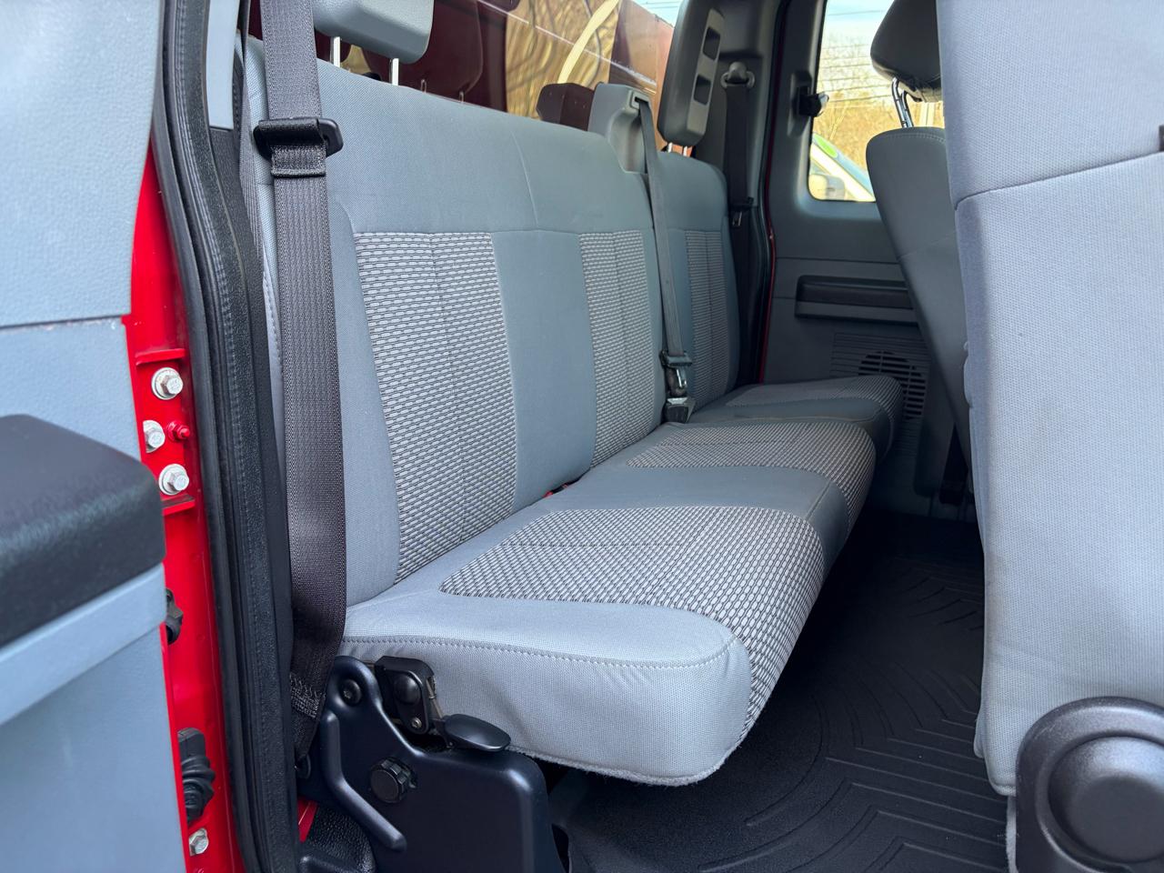 Ford Super Duty F-550 DRW  2013