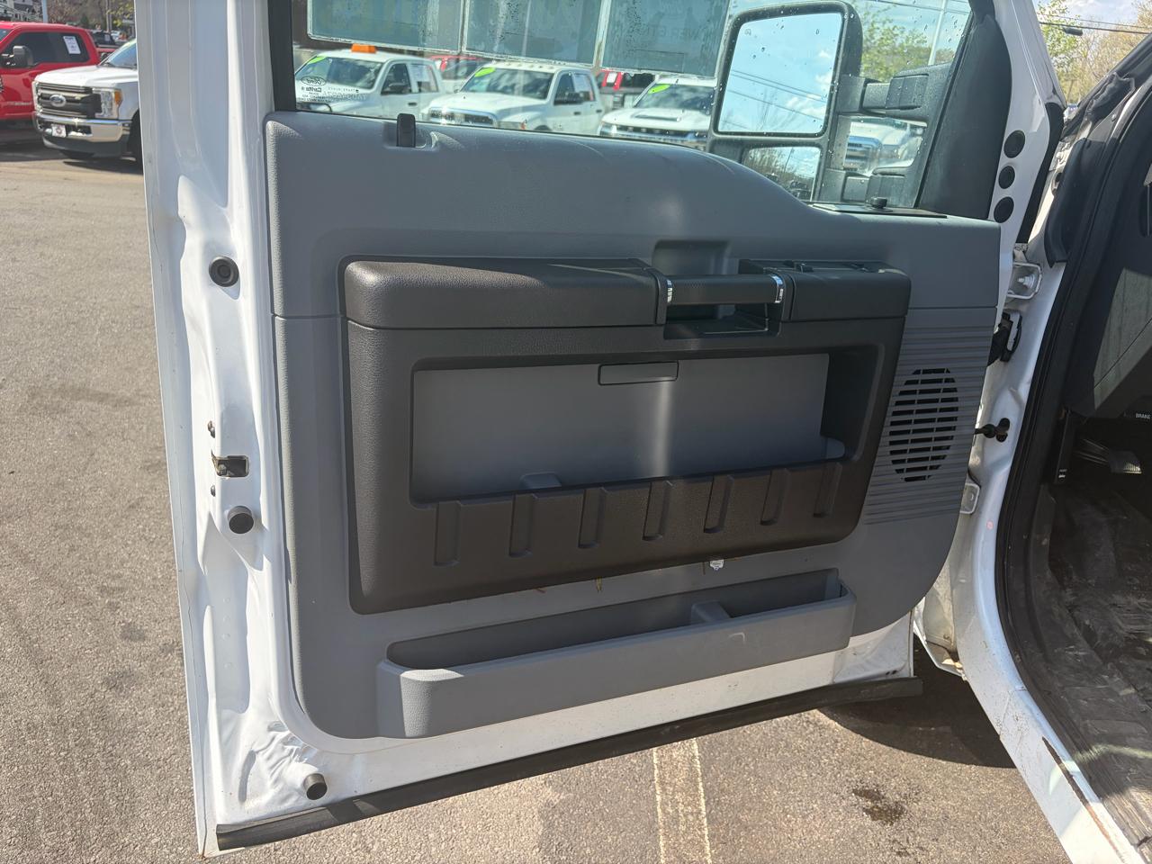 Ford Super Duty F-350 DRW  2015