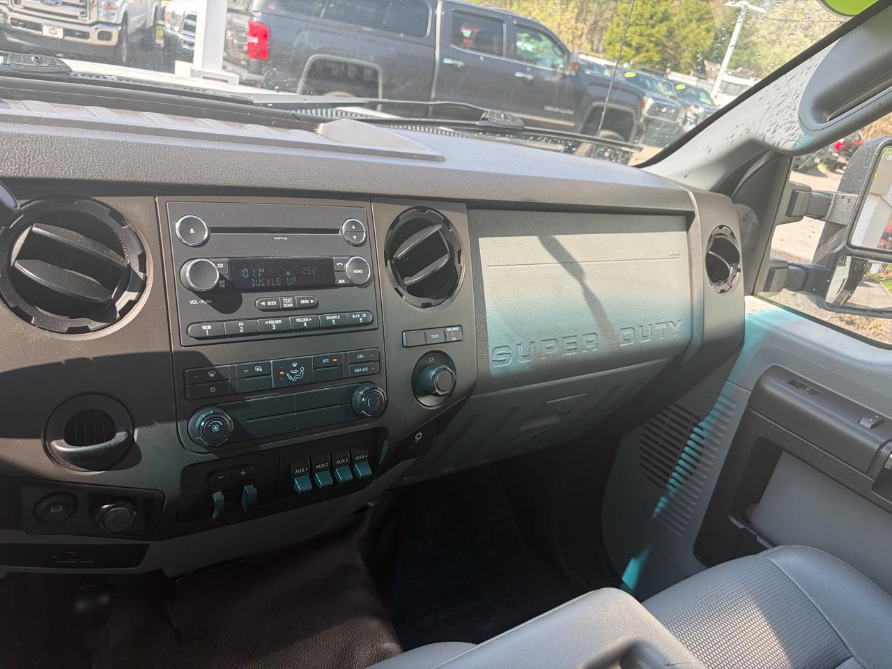Ford Super Duty F-350 DRW  2015