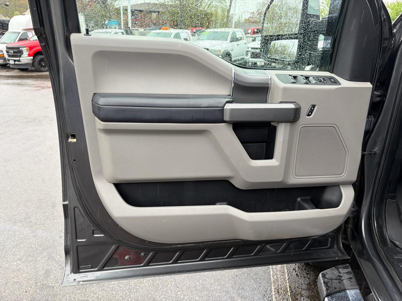 Ford Super Duty F-350 SRW  2017