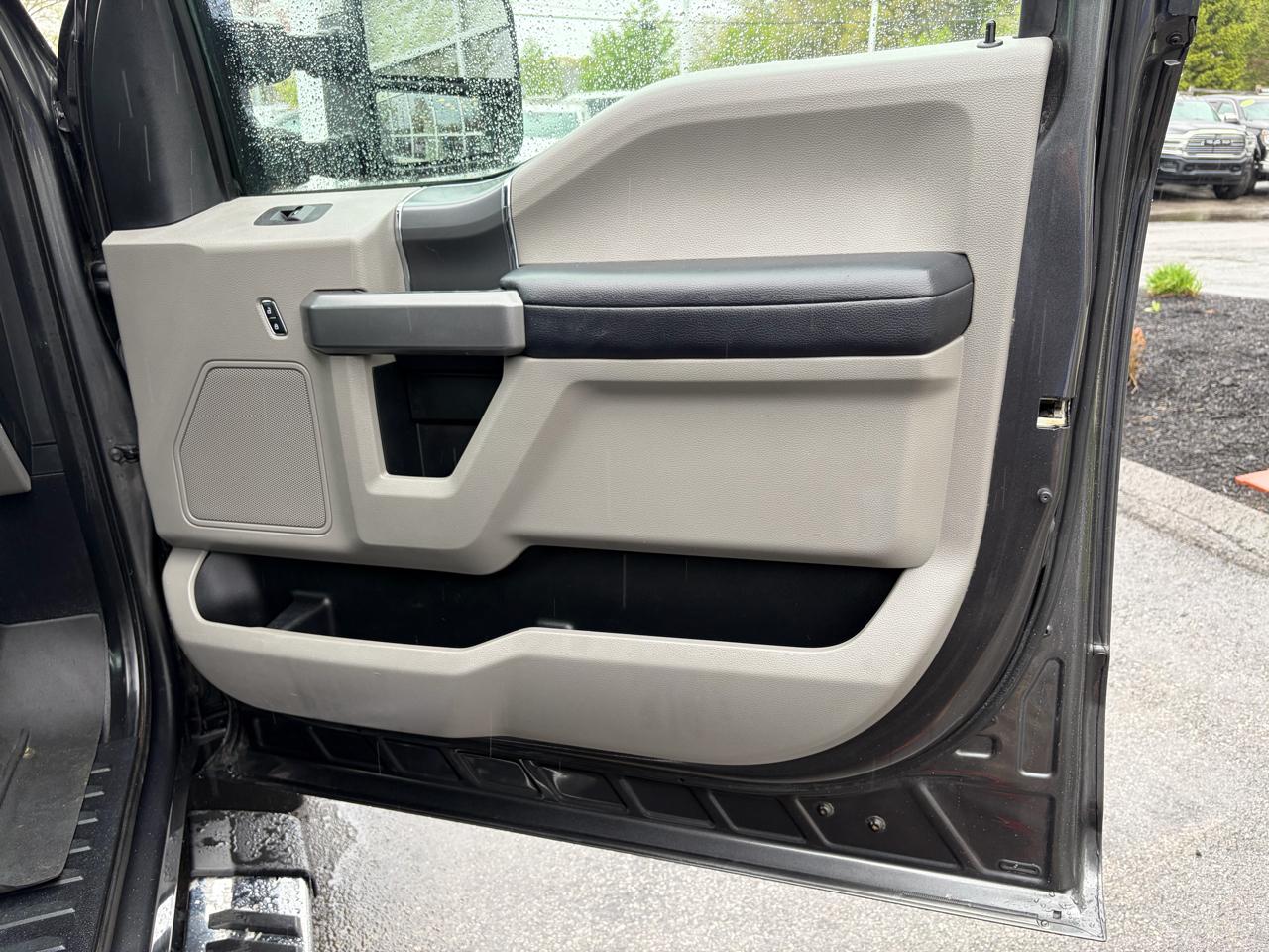 Ford Super Duty F-350 SRW  2017